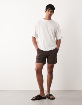 Mittellange Chino-Shorts mit schmalem Schnitt in Braun Braun 56