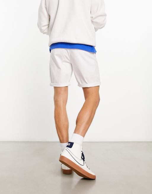 ASOS DESIGN – Mittellange Chino-Shorts mit schmalem Schnitt in Weiß  , 3 von 4