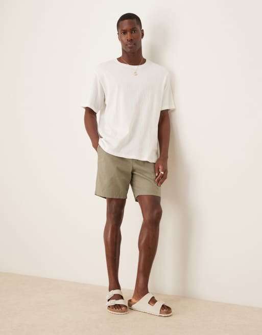 ASOS DESIGN – Mittellange Leinenmix-Shorts in Khaki mit schmalem Schnitt