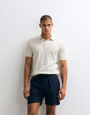 Mittellange, schmal geschnittene Shorts aus 100% Leinen in Marineblau, Kombiteil-Navy Navy XS
