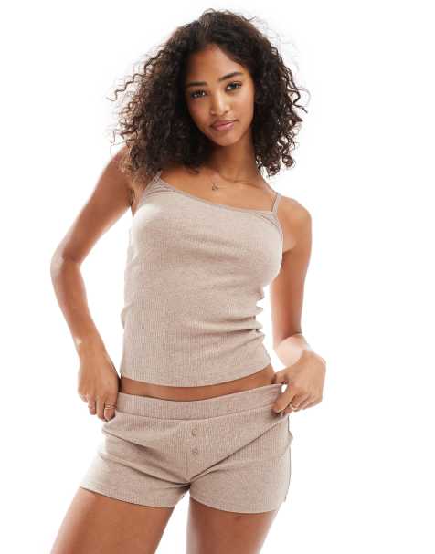 ASOS DESIGN – Mix and Match – Geripptes Camisole-Trägertop in Hellbraun mit Samtbesatz - view 1
