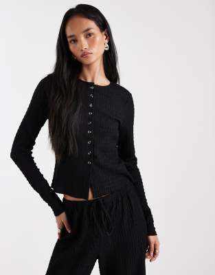 ASOS DESIGN - Mix and Match - - Langärmliges Oberteil in Schwarz mit Strukturmuster und Knopfleiste