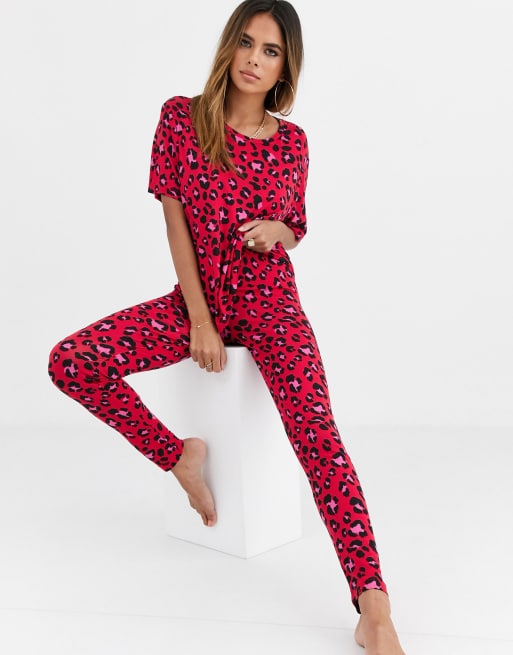 ASOS DESIGN – Mix & Match – T-Shirt und Leggings im Set mit Tierfellmuster in Rot, 3 von 3