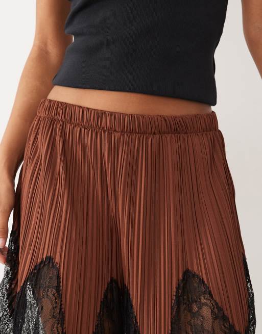ASOS DESIGN Mix and Match plisse shorts in brown with black lace trim, 3 of 5