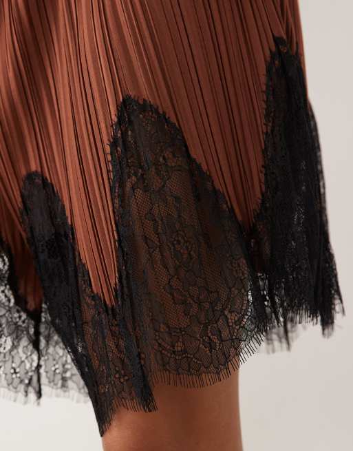 ASOS DESIGN Mix and Match plisse shorts in brown with black lace trim, 4 of 5
