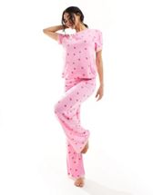 ASOS DESIGN – Mix and Match – Figurbetontes Pyjama-T-Shirt in Flieder mit  Picot-Saum und Scrunchie-Haargummi