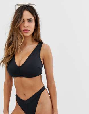 ASOS DESIGN - Mix-and-Match - Tief ausgeschnittenes, minimalistisches Bikinioberteil für die vollere Brust in Schwarz, K...