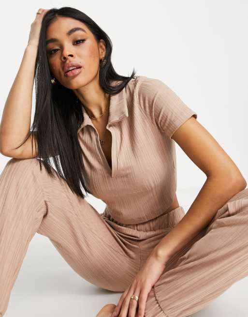 ASOS DESIGN - Mix en match - Geribbelde loungetop met kraag in bruin
