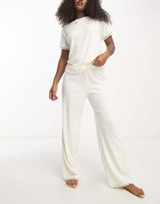 ASOS DESIGN - Mix en match - Geribbelde pyjamabroek met kant in crème