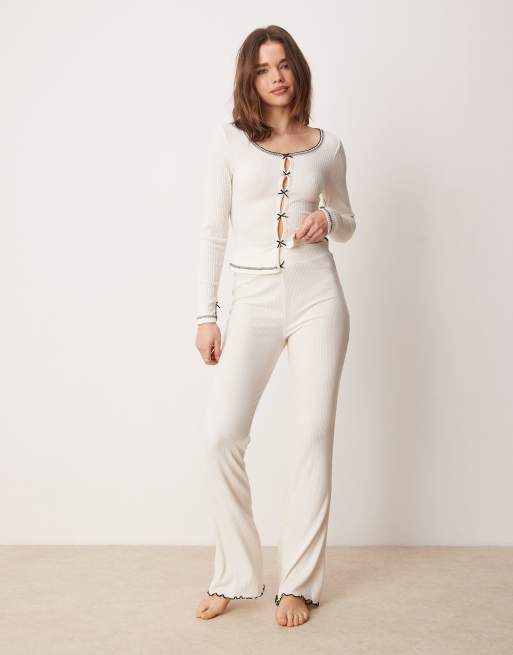ASOS DESIGN - Mix en match - Geribbelde pyjamabroek met strikje in crème