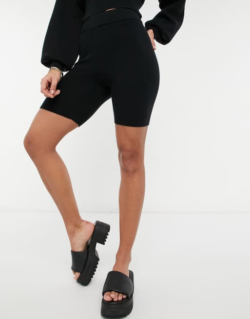 ASOS DESIGN – Mix & Match – Hochwertige Lounge-Legging-Shorts aus Strick in Schwarz