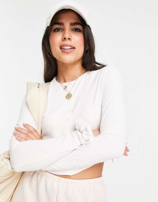 https://images.asos-media.com/products/asos-design-mix-match-lounge-super-soft-rib-cardigan-in-ecru/22712194-3?$n_550w$&wid=550&fit=constrain
