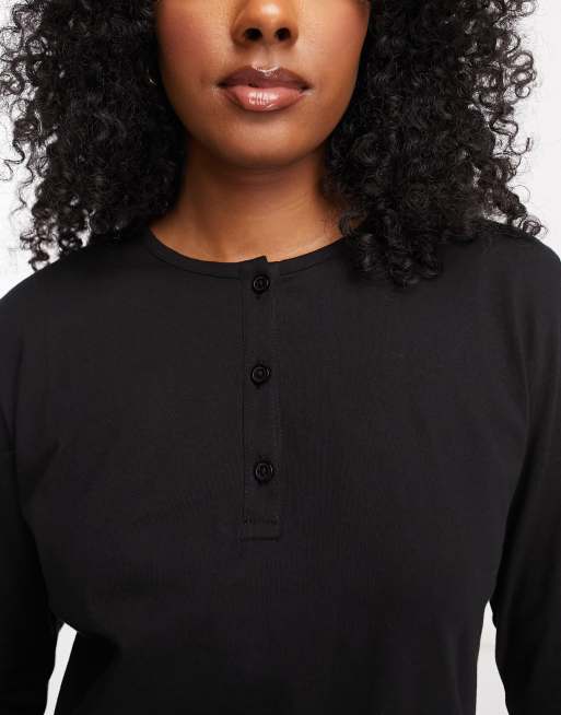 ASOS DESIGN – Mix & Match – Pyjama-Oberteil aus Baumwolle mit langen Ärmeln und Henley-Ausschnitt in Schwarz, 2 von 4