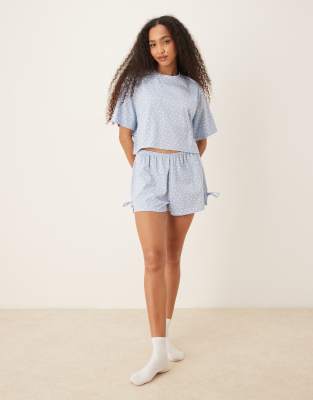 ASOS DESIGN - Mix & Match - Pyjama-Shorts in Blau mit Gänseblümchenmuster