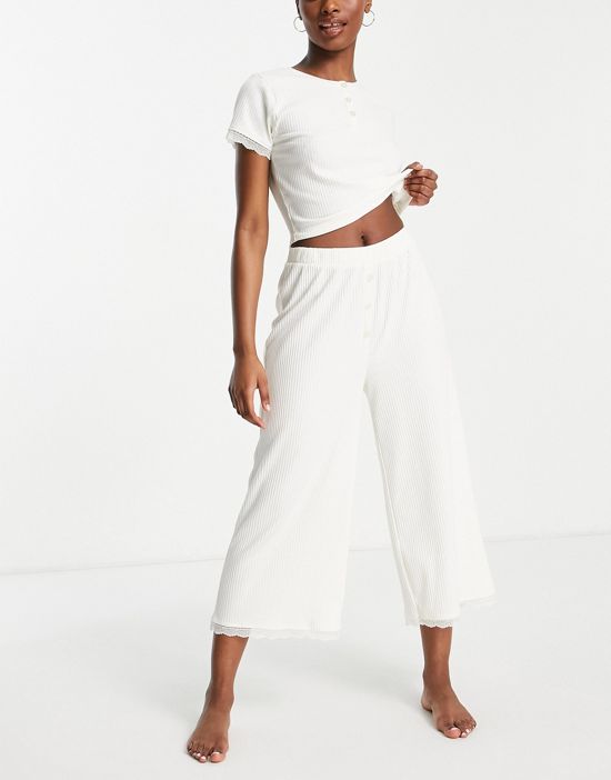 https://images.asos-media.com/products/asos-design-mix-match-ribbed-lace-pajama-culotte-in-cream/201818389-4?$n_550w$&wid=550&fit=constrain