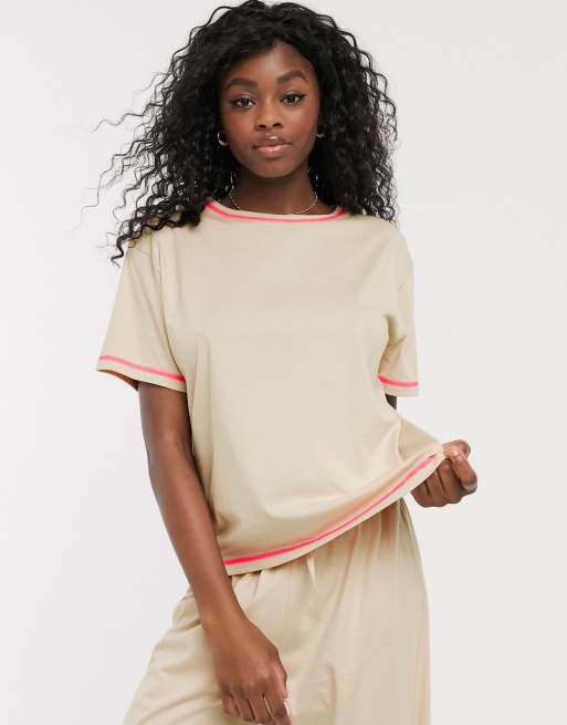 ASOS DESIGN - Mix & Match - T-shirt et pantalon en jersey avec surjet fluo, 2 de 3