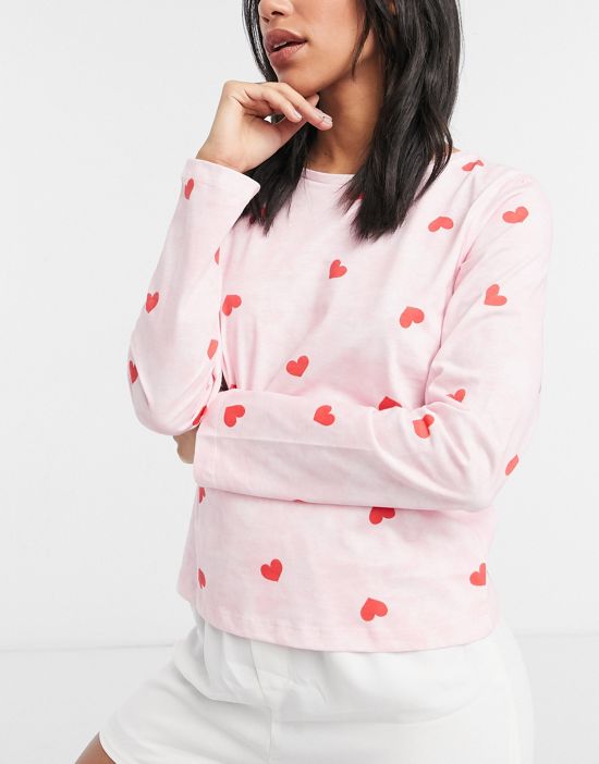 https://images.asos-media.com/products/asos-design-mix-match-tie-dye-heart-long-sleeve-pajama-tee-in-pink/21797970-1-pink?$n_550w$&wid=550&fit=constrain