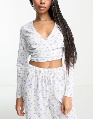 ASOS DESIGN mix & match ditsy floral long sleeve pyjama wrap top in white - ASOS Price Checker