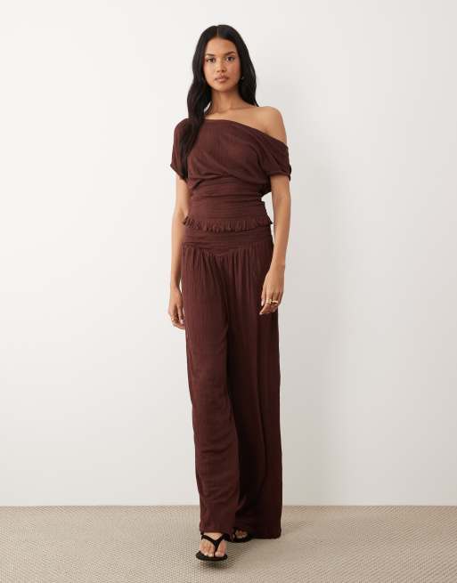 ASOS DESIGN - Mix & Match - Top froncé à épaules dénudées effet froissé - Chocolat, 2 de 4