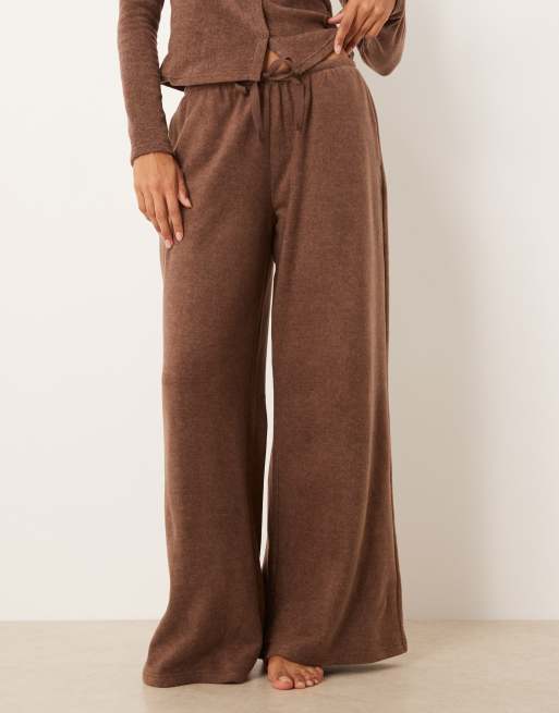 ASOS DESIGN - Mix og match - Chokoladebrune lette fleecebukser med ekstremt vide ben, 2 af 4