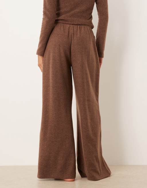 ASOS DESIGN - Mix og match - Chokoladebrune lette fleecebukser med ekstremt vide ben, 3 af 4