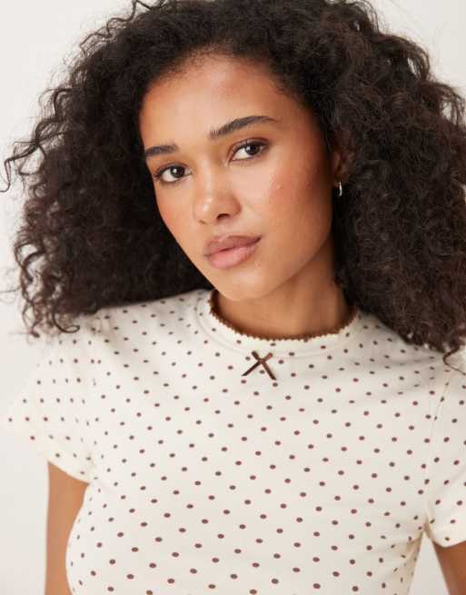 ASOS DESIGN - Mix og match - Cremehvid og brun pyjamastop med korte ærmer og prikker, 4 af 4