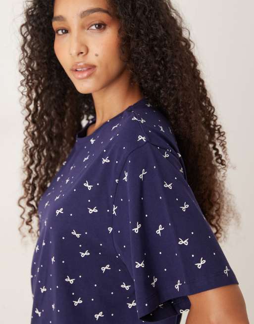 ASOS DESIGN - Mix og match - Marineblå oversized pyjamas-T-shirt med sløjfeprint i bomuld, 4 af 4