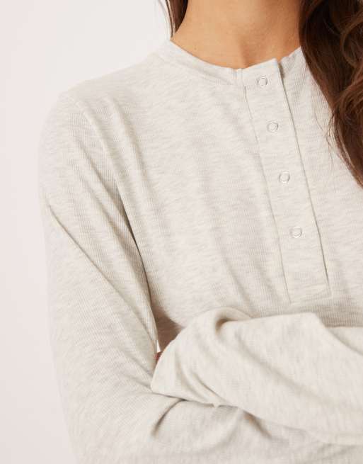 ASOS DESIGN – Mixa & matcha – Havregrynsfärgad, ribbad pyjamastopp i henleystil, 2 av 4