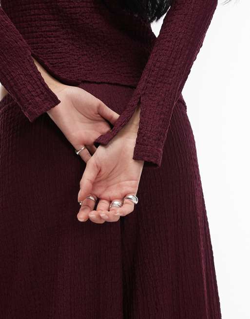 ASOS DESIGN – Mixa och matcha – Bärröd, texturerad, asymmetrisk topp med långa ärmar, 3 av 4