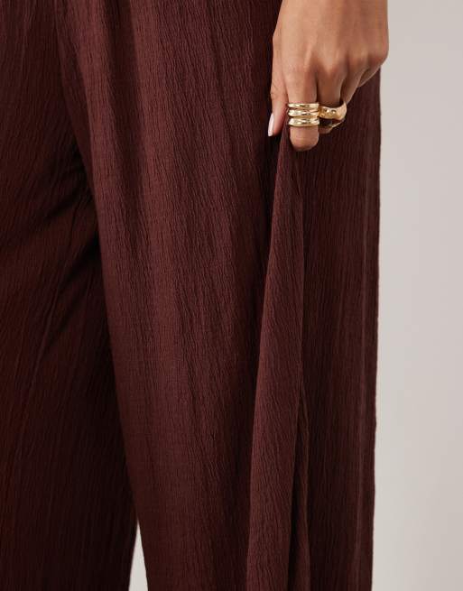 ASOS DESIGN – Mixa och matcha – Chokladbruna, krinklade, smockade byxor med vida ben, 4 av 5