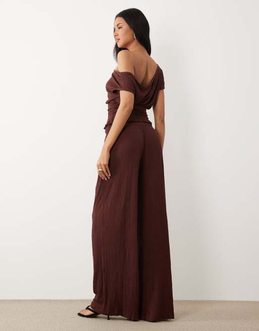 ASOS DESIGN – Mixa och matcha – Chokladbruna, krinklade, smockade byxor med vida ben, 5 av 5