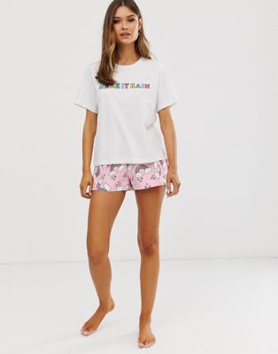ASOS DESIGN – Mixa och matcha – Regnbågsmönstrade pyjamasshorts-Flerfärgad