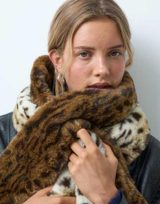 ASOS DESIGN mixed faux fur pull through scarf in leopard print, 2 of 4