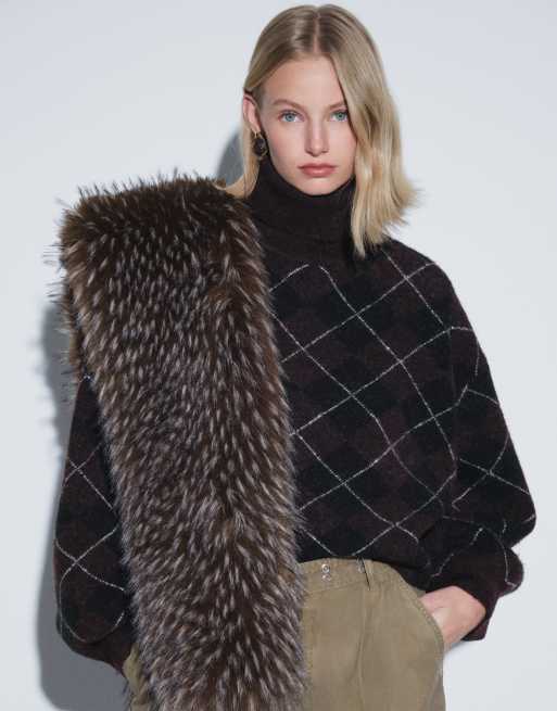 ASOS DESIGN mixed faux fur scarf in neutral with white tips, 2 of 5