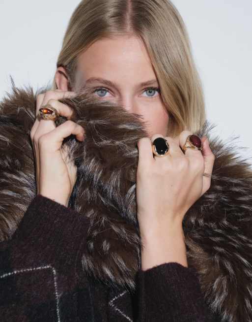 ASOS DESIGN mixed faux fur scarf in neutral with white tips, 3 of 5