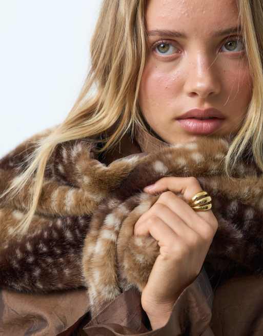 ASOS DESIGN mixed faux fur triangle in deer print, 2 of 4