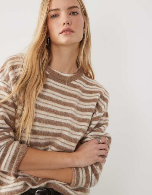 ASOS DESIGN mjukborstad randig tröja med rund halsringning i neutral färg, 3 av 4
