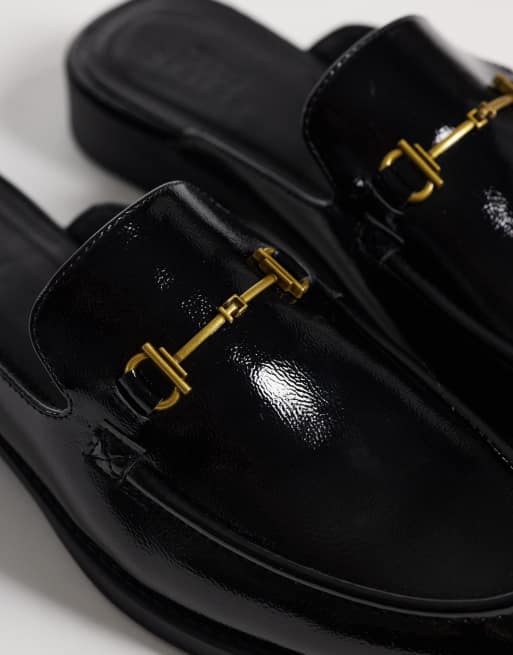 ASOS DESIGN mocassini sabot con morsetto in vernice nera stropicciata, 3 di 4