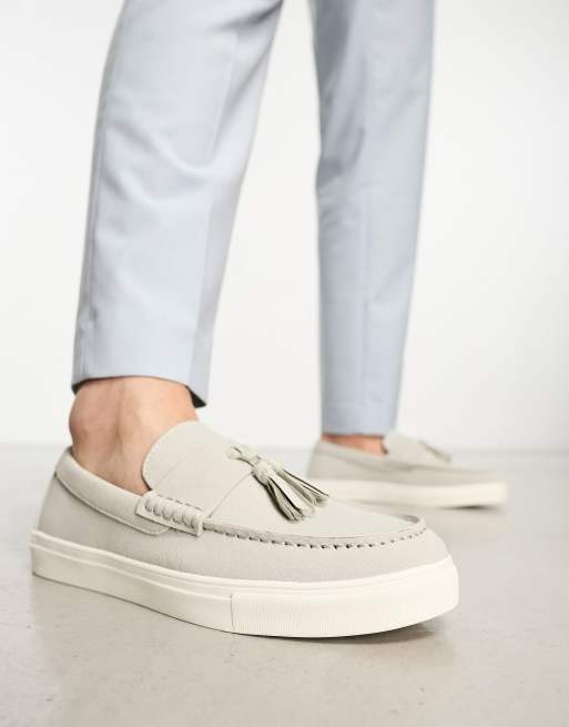 ASOS DESIGN - Mocassins à pampilles en imitation daim avec semelle blanche - Gris, 3 de 4