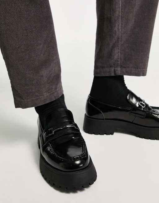 ASOS DESIGN Mocassins en imitation cuir semelle chunky et d tail mors Noir