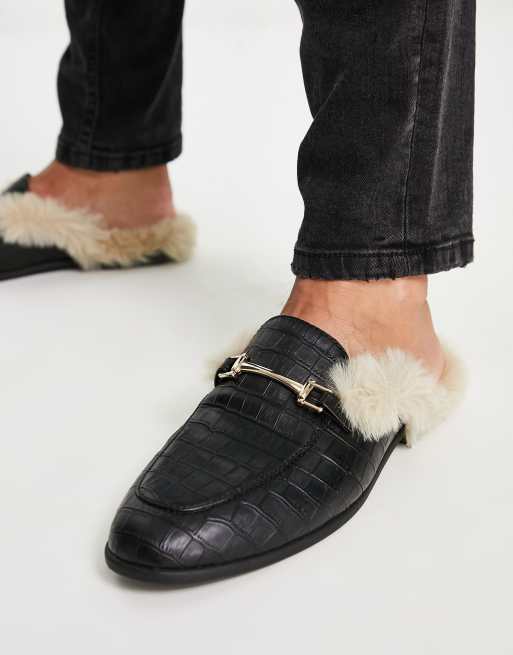 ASOS DESIGN Mocassins style mules ouverts sur l arri re en imitation cuir avec fausse fourrure Noir