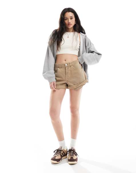 ASOS DESIGN – Moccabruna, avslappnade jeansshorts med uppvikt fåll - view 1