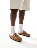 [ASOS DESIGN] ASOS DESIGN moccasin mule slippers in tan with faux fur lining-Brown 47 Tan