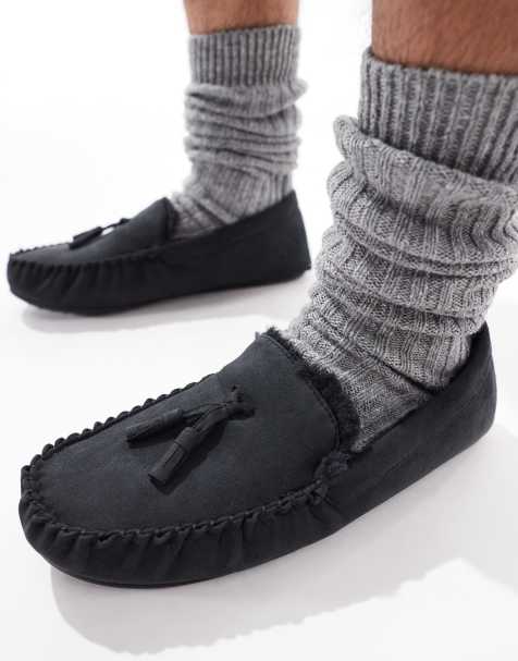 ASOS DESIGN moccasin slippers in black with faux fur lining - view 2