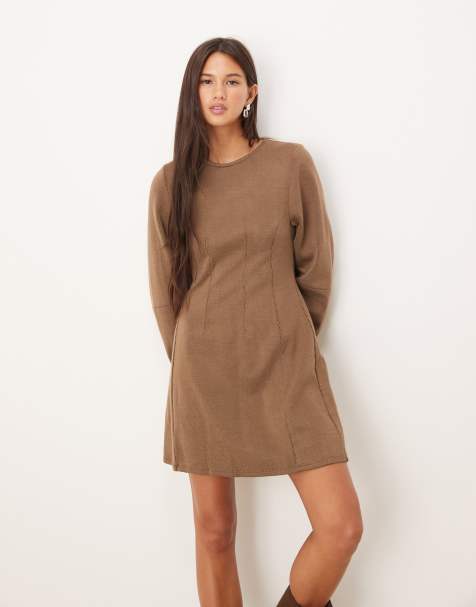 ASOS DESIGN – Mockabrun, skulpterad miniklänning med dekorativ söm - view 1