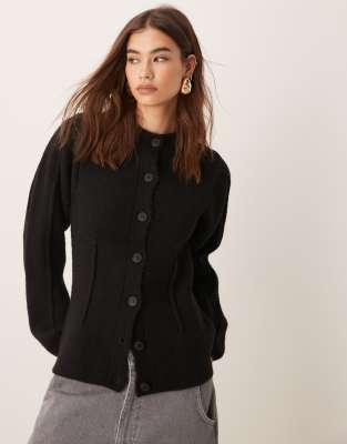 ASOS DESIGN - Modellierende Strickjacke in Schwarz mit Rundhalsausschnitt-Weiß