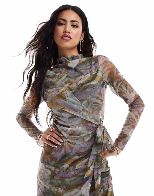 ASOS DESIGN - Modest - Vestito lungo accollato con dettaglio a portafoglio e stampa floreale su base scura