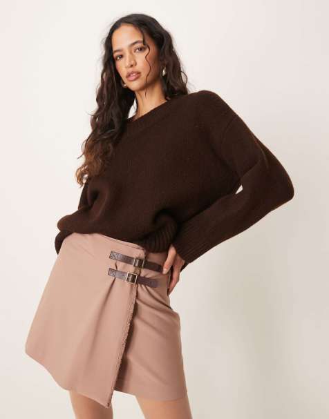 ASOS DESIGN - Mokkabrun og skræddersyet slå-om-nederdel med rå kant og to remme - view 1