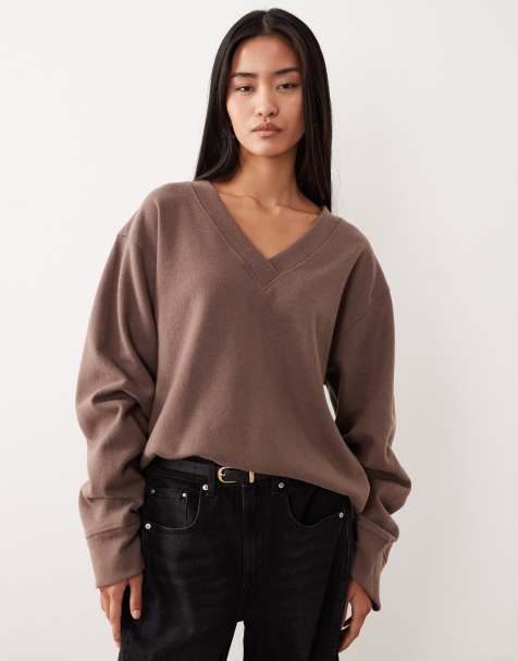 ASOS DESIGN - Mokkafarvet super blød trøje med V-hals og rynkede ærmer - view 1