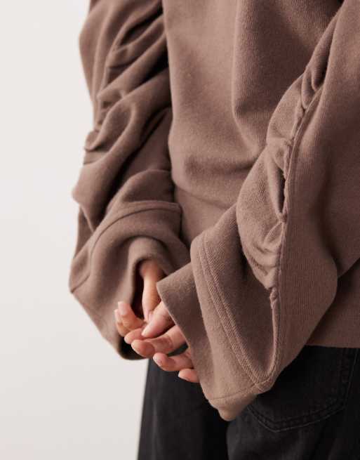 ASOS DESIGN - Mokkafarvet super blød trøje med V-hals og rynkede ærmer , 2 af 4